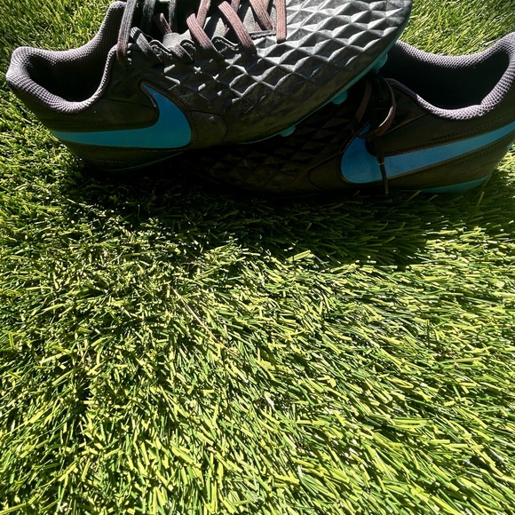 Adidas Soccer Cleats size 6.5 US. Like New - Picture 7 of 7